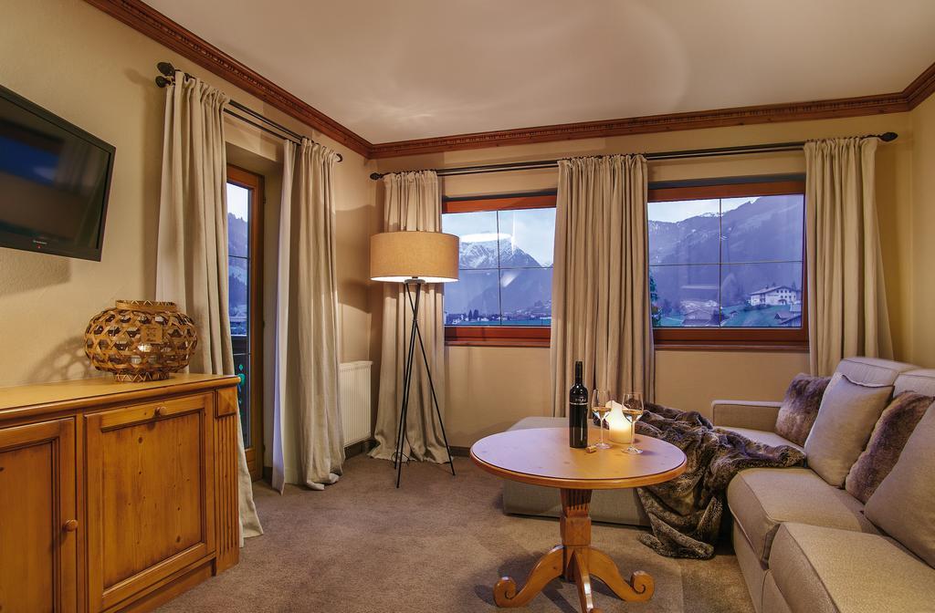 Villa Haidacher Relax & Lifestyle Apartments Zell am Ziller Ruang foto